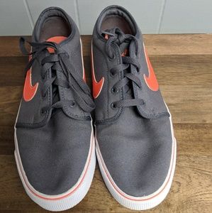 Nike low top mens sz 10.5